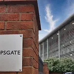 Stunning Modern Coventry City Apartment Free Wifi