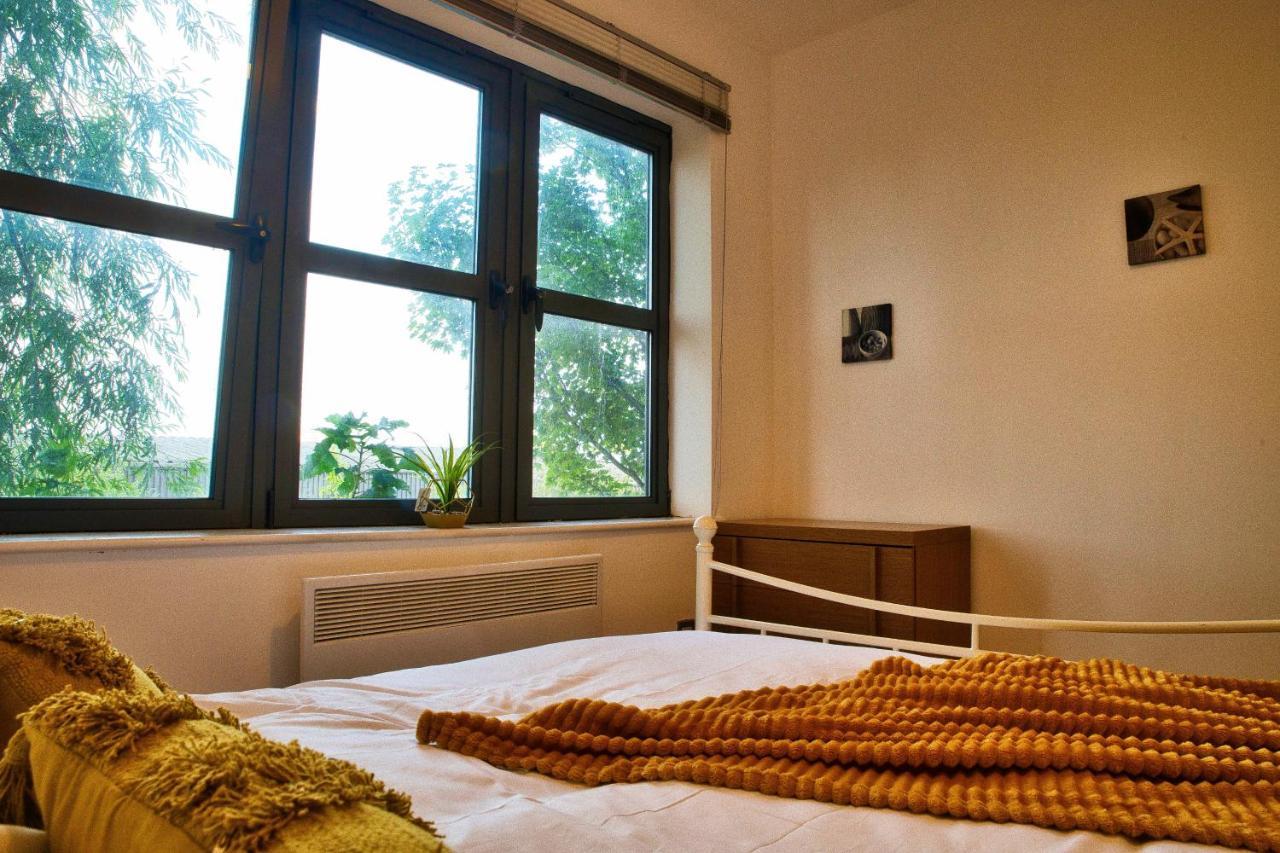 Apartment Stunning Modern Free Wifi Coventry